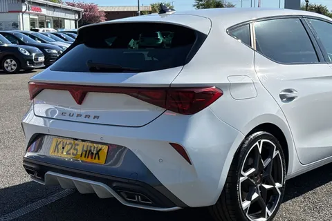 KY25HNK CUPRA Leon 1.5 eTSI 150 V2 5dr DSG Thumbnail #10