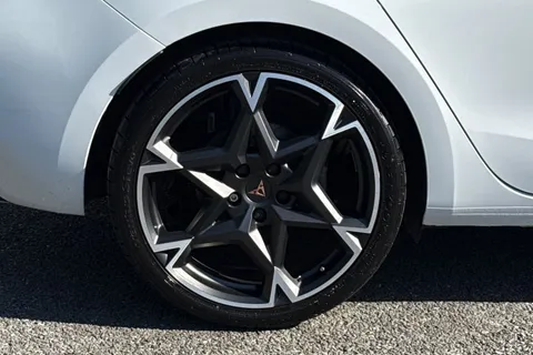 KY25HNK CUPRA Leon 1.5 eTSI 150 V2 5dr DSG Thumbnail #13