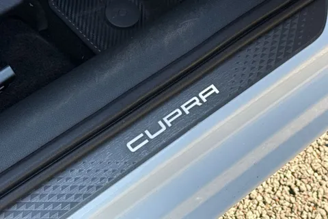 KY25HNK CUPRA Leon 1.5 eTSI 150 V2 5dr DSG Thumbnail #31