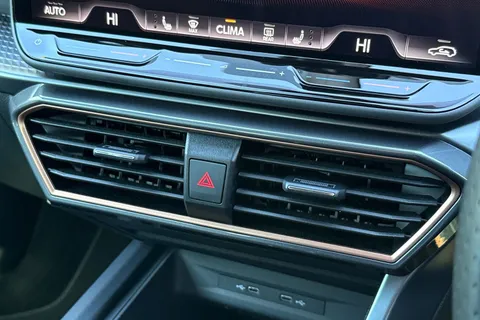 KY25HNK CUPRA Leon 1.5 eTSI 150 V2 5dr DSG Thumbnail #43