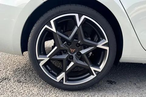 KW75TVN CUPRA Leon 1.5 eTSI 150 V2 5dr DSG Thumbnail #12