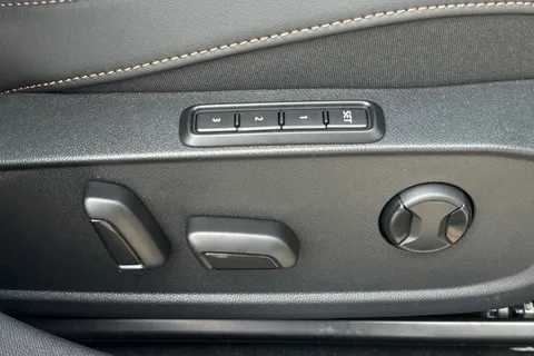 KW75TVN CUPRA Leon 1.5 eTSI 150 V2 5dr DSG Thumbnail #31