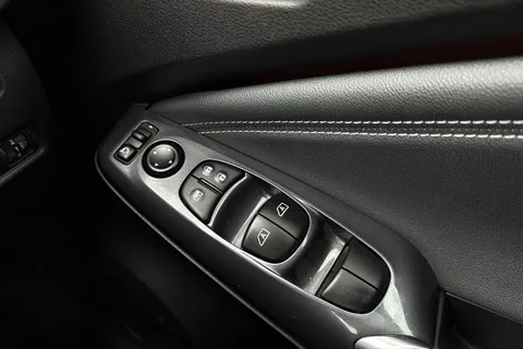 DE20MWY Nissan Juke 1.0 DiG-T N-Connecta 5dr Thumbnail #18