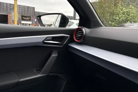 KR75SSK SEAT Ibiza 1.0 TSI 115 FR 5dr Thumbnail #31