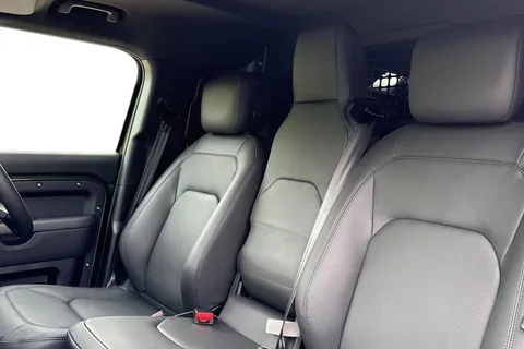 DN26LHO Land Rover Defender 110 3.0 D250 MHEV X-Dynamic HSE Hard Top SUV 5dr Diesel Auto 4WD MWB Euro 6 (s/s) (249 ps) Thumbnail #5