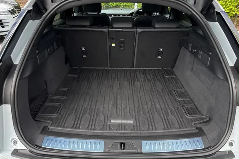 DN75WCF Land Rover Range Rover Velar 2.0 D200 Dynamic SE 5dr Thumbnail #11
