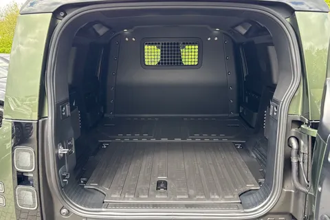 DN26LHO Land Rover Defender 110 3.0 D250 MHEV X-Dynamic HSE Hard Top SUV 5dr Diesel Auto 4WD MWB Euro 6 (s/s) (249 ps) Thumbnail #11