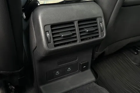 DN75WCF Land Rover Range Rover Velar 2.0 D200 Dynamic SE 5dr Thumbnail #19
