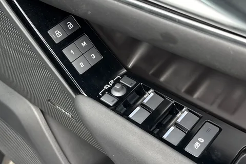 DN75WCF Land Rover Range Rover Velar 2.0 D200 Dynamic SE 5dr Thumbnail #26