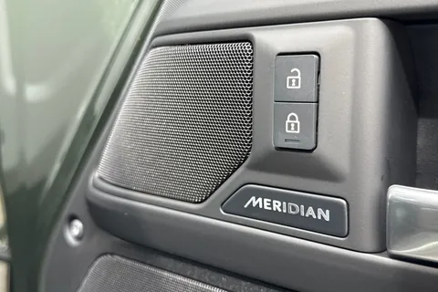 DN26LHO Land Rover Defender 110 3.0 D250 MHEV X-Dynamic HSE Hard Top SUV 5dr Diesel Auto 4WD MWB Euro 6 (s/s) (249 ps) Thumbnail #25