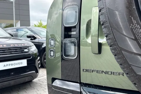 DN26LHO Land Rover Defender 110 3.0 D250 MHEV X-Dynamic HSE Hard Top SUV 5dr Diesel Auto 4WD MWB Euro 6 (s/s) (249 ps) Thumbnail #27