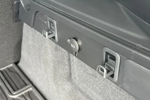 DN75WCF Land Rover Range Rover Velar 2.0 D200 Dynamic SE 5dr Thumbnail #28