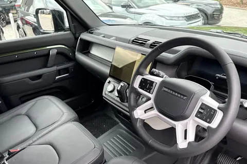 DN26LHO Land Rover Defender 110 3.0 D250 MHEV X-Dynamic HSE Hard Top SUV 5dr Diesel Auto 4WD MWB Euro 6 (s/s) (249 ps) Thumbnail #34