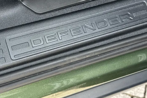 DN26LHO Land Rover Defender 110 3.0 D250 MHEV X-Dynamic HSE Hard Top SUV 5dr Diesel Auto 4WD MWB Euro 6 (s/s) (249 ps) Thumbnail #35
