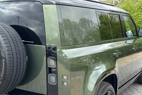 DN26LHO Land Rover Defender 110 3.0 D250 MHEV X-Dynamic HSE Hard Top SUV 5dr Diesel Auto 4WD MWB Euro 6 (s/s) (249 ps) Thumbnail #37