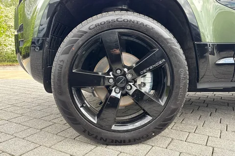 DN26LHO Land Rover Defender 110 3.0 D250 MHEV X-Dynamic HSE Hard Top SUV 5dr Diesel Auto 4WD MWB Euro 6 (s/s) (249 ps) Thumbnail #40