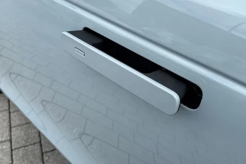DN75WCF Land Rover Range Rover Velar 2.0 D200 Dynamic SE 5dr Thumbnail #42