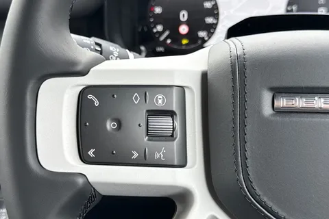 DN26LHO Land Rover Defender 110 3.0 D250 MHEV X-Dynamic HSE Hard Top SUV 5dr Diesel Auto 4WD MWB Euro 6 (s/s) (249 ps) Thumbnail #43