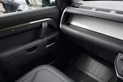 DN26LHO Land Rover Defender 110 3.0 D250 MHEV X-Dynamic HSE Hard Top SUV 5dr Diesel Auto 4WD MWB Euro 6 (s/s) (249 ps) Thumbnail #47