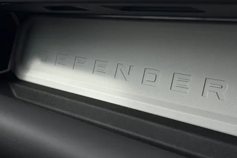 DN26LHO Land Rover Defender 110 3.0 D250 MHEV X-Dynamic HSE Hard Top SUV 5dr Diesel Auto 4WD MWB Euro 6 (s/s) (249 ps) Thumbnail #48