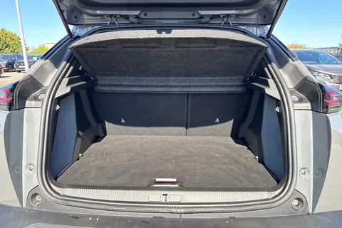 EO24NBE PEUGEOT e-2008 50kWh Allure Auto 5dr (7kW Charger) Thumbnail #6