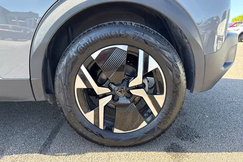 EO24NBE PEUGEOT e-2008 50kWh Allure Auto 5dr (7kW Charger) Thumbnail #11