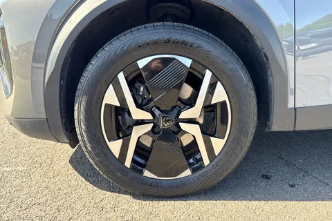 EO24NBE PEUGEOT e-2008 50kWh Allure Auto 5dr (7kW Charger) Thumbnail #12