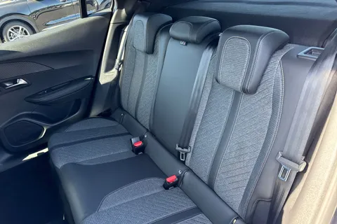 EO24NBE PEUGEOT e-2008 50kWh Allure Auto 5dr (7kW Charger) Thumbnail #18