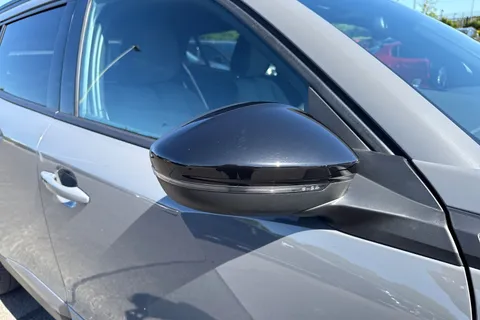 EO24NBE PEUGEOT e-2008 50kWh Allure Auto 5dr (7kW Charger) Thumbnail #35