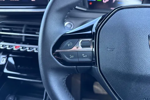 EO24NBE PEUGEOT e-2008 50kWh Allure Auto 5dr (7kW Charger) Thumbnail #40