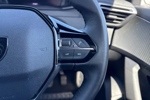 EO24NBE PEUGEOT e-2008 50kWh Allure Auto 5dr (7kW Charger) Thumbnail #41