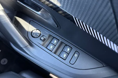 EO24NBE PEUGEOT e-2008 50kWh Allure Auto 5dr (7kW Charger) Thumbnail #43