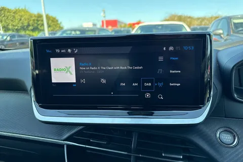 EO24NBE PEUGEOT e-2008 50kWh Allure Auto 5dr (7kW Charger) Thumbnail #45