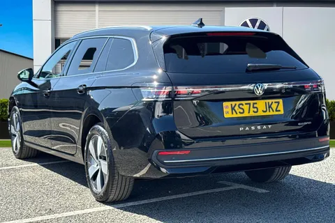 KS75JKZ Volkswagen Passat 1.5 TSI eHybrid Match 5dr DSG ⭐Tilting and sliding panoramic⭐ Thumbnail #3