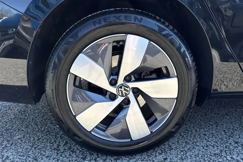 KS75JKZ Volkswagen Passat 1.5 TSI eHybrid Match 5dr DSG ⭐Tilting and sliding panoramic⭐ Thumbnail #14