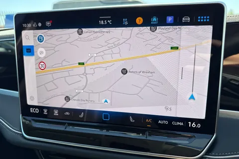 KS75JKZ Volkswagen Passat 1.5 TSI eHybrid Match 5dr DSG ⭐Tilting and sliding panoramic⭐ Thumbnail #18