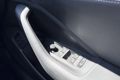 KS75JKZ Volkswagen Passat 1.5 TSI eHybrid Match 5dr DSG ⭐Tilting and sliding panoramic⭐ Thumbnail #22