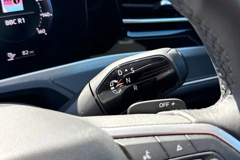 KS75JKZ Volkswagen Passat 1.5 TSI eHybrid Match 5dr DSG ⭐Tilting and sliding panoramic⭐ Thumbnail #24