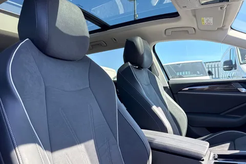 KS75JKZ Volkswagen Passat 1.5 TSI eHybrid Match 5dr DSG ⭐Tilting and sliding panoramic⭐ Thumbnail #25