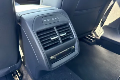 KS75JKZ Volkswagen Passat 1.5 TSI eHybrid Match 5dr DSG ⭐Tilting and sliding panoramic⭐ Thumbnail #39