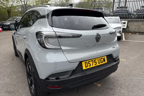DS75UGW Renault Captur 1.8 E-TECH techno Auto Euro 6 (s/s) 5dr Thumbnail #16