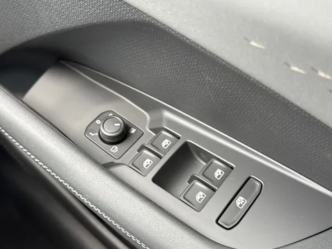  CUPRA Terramar 1.5 eTSI 150 V2 5dr DSG Thumbnail #17