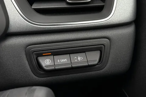 DS75UGW Renault Captur 1.8 E-TECH techno Auto Euro 6 (s/s) 5dr Thumbnail #40