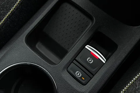 DS75UGW Renault Captur 1.8 E-TECH techno Auto Euro 6 (s/s) 5dr Thumbnail #42