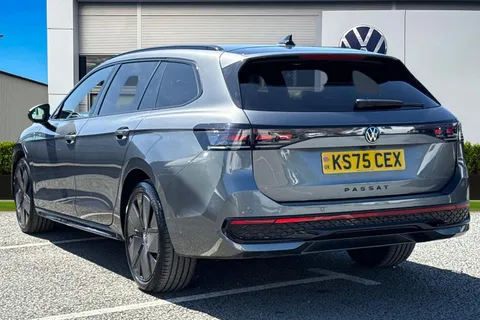 KS75CEX Volkswagen Passat 1.5 TSI eHybrid 272 Black Edition 5dr DSG Thumbnail #3