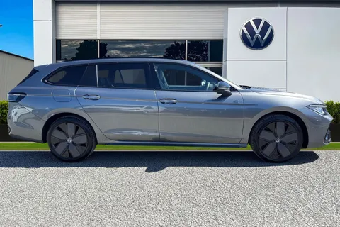 KS75CEX Volkswagen Passat 1.5 TSI eHybrid 272 Black Edition 5dr DSG Thumbnail #4