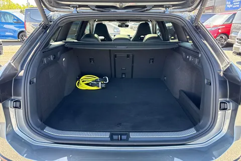 KS75CEX Volkswagen Passat 1.5 TSI eHybrid 272 Black Edition 5dr DSG Thumbnail #8