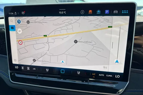 KS75CEX Volkswagen Passat 1.5 TSI eHybrid 272 Black Edition 5dr DSG Thumbnail #18