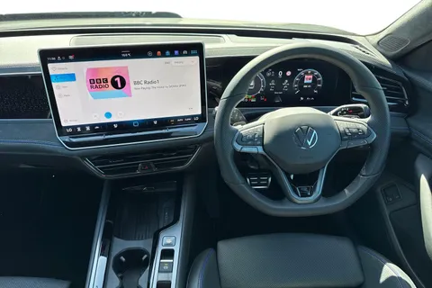 KS75CEX Volkswagen Passat 1.5 TSI eHybrid 272 Black Edition 5dr DSG Thumbnail #19