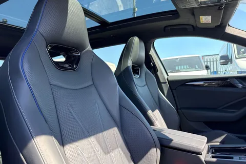 KS75CEX Volkswagen Passat 1.5 TSI eHybrid 272 Black Edition 5dr DSG Thumbnail #25